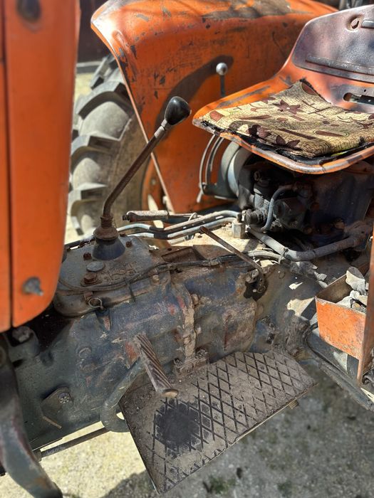 Vand Tractor Fiat 415 + un set de roti legumicole