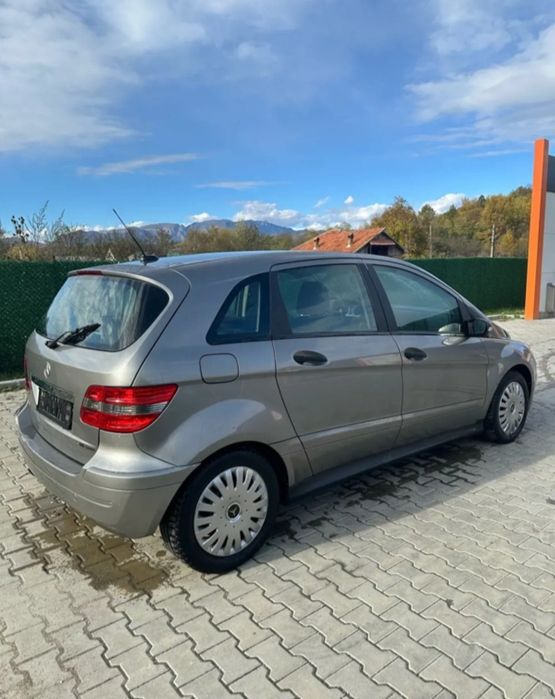 Vând Mercedes B class