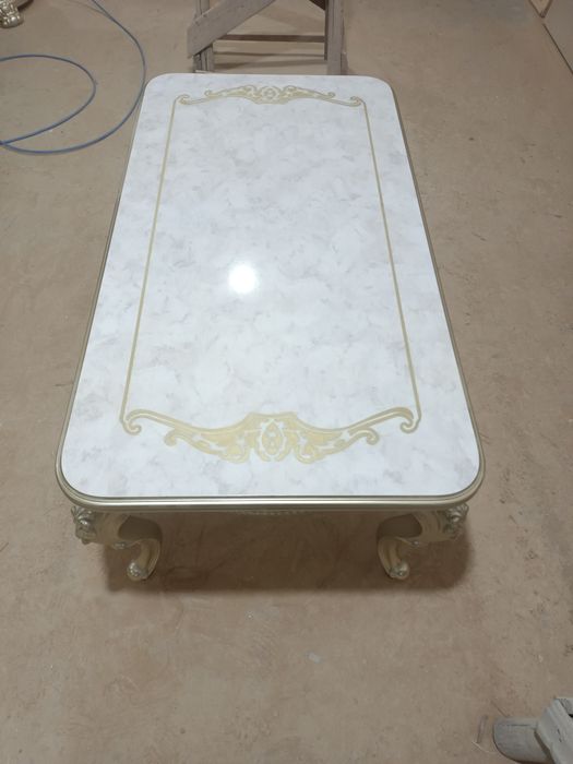 Журнальный столик