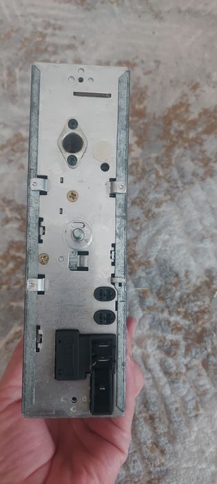 Blaupunkt Mainz 26 este un radio auto clasic (vintage) cu casetofon