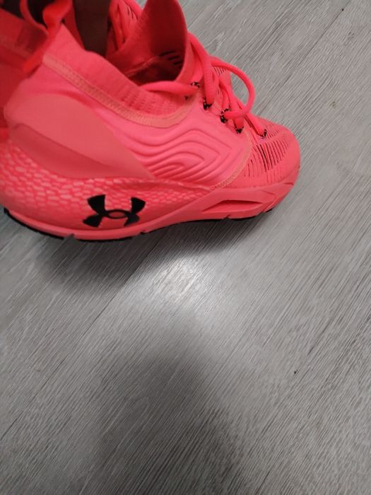 Уникални маратонки Under armour