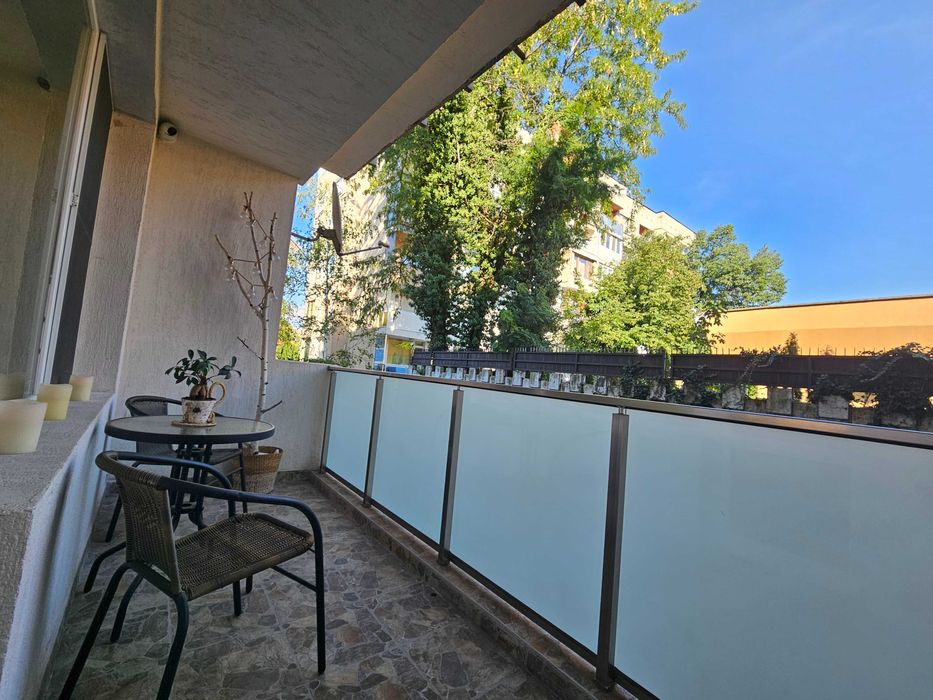 Дава се под наем Тристаен апартамент в София, Изток - 72 кв.м за 920 € - Снимка #11