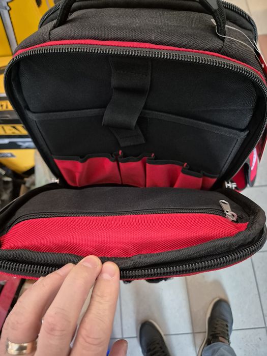 Rucsac pentru scule BS.L30PB  Facom
Pretul contine tva.
Se