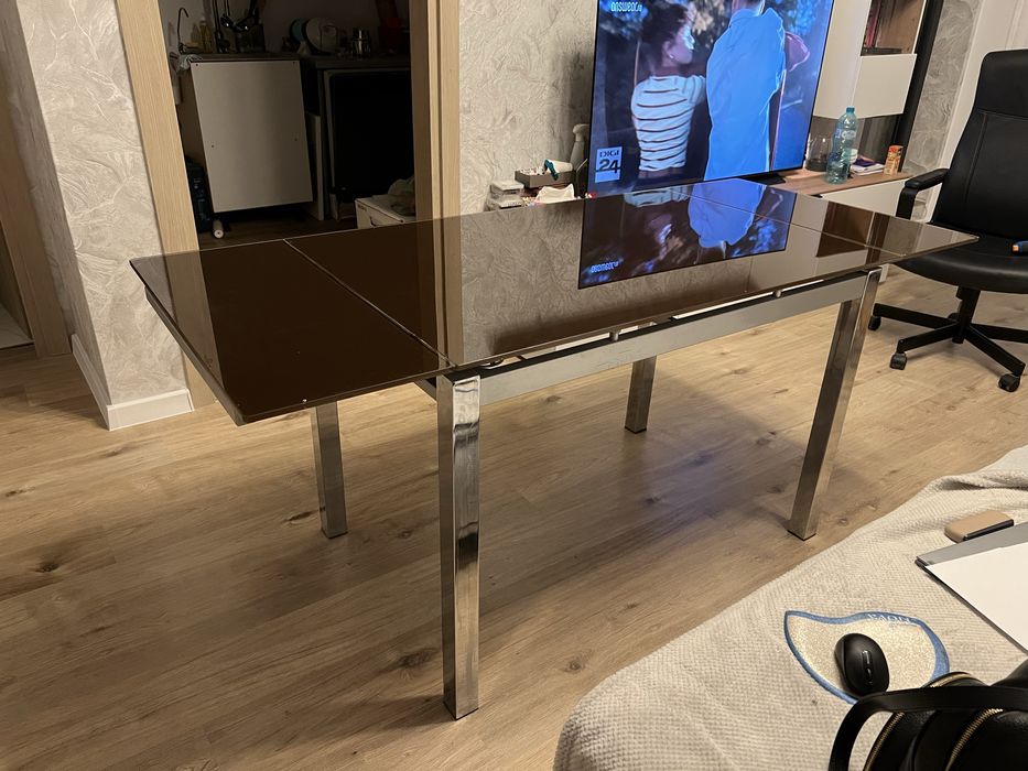 Masa de sticla extensibila