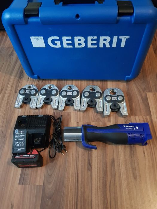 Presă de sertizat Geberit ACO 203plus