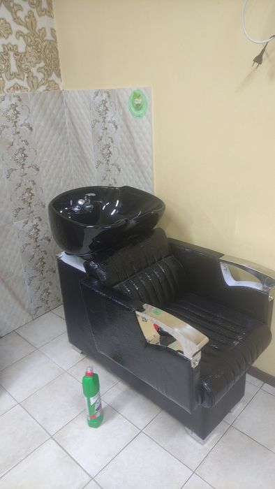 70000 Сдам места в салоне красоты