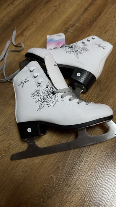 Коньки фигурные для девочки