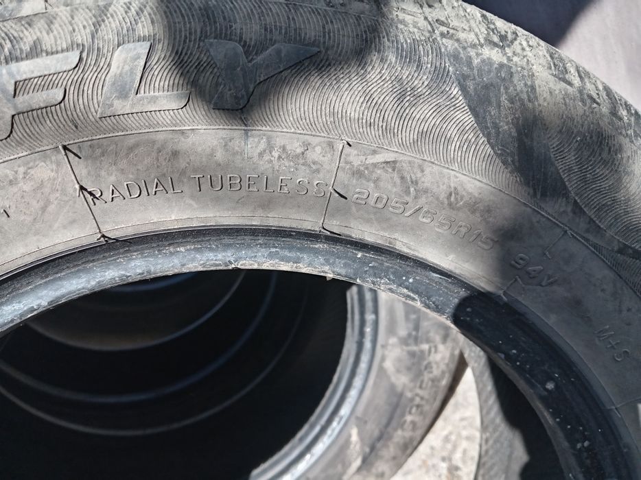 Продам шины 205/65/15