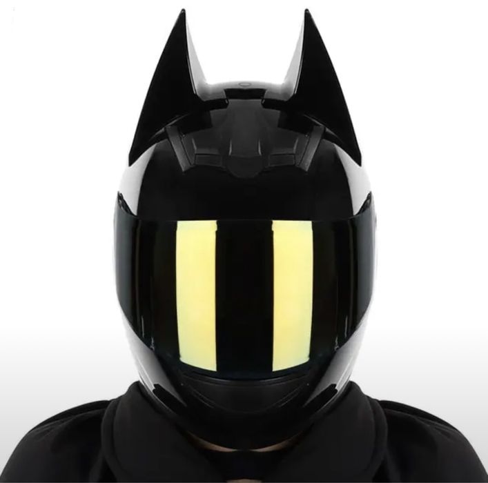 В налияии. Высококачественный мото шлем с ушками (бэтмен)