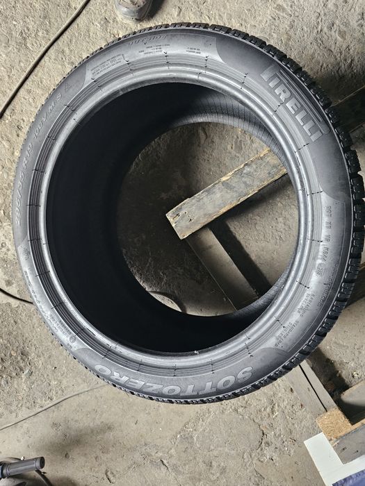 2 anvelope iarna 295 35 19 Pirelli
