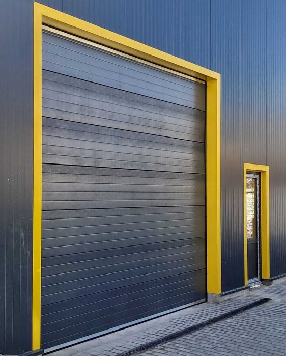 Usa sectionala rezidentiala 3000L/3000H NOUA la doar 847 euro+TVA