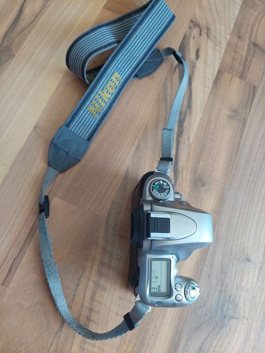 Aparat pe film nikon f55,în stare de funcționare,doar body