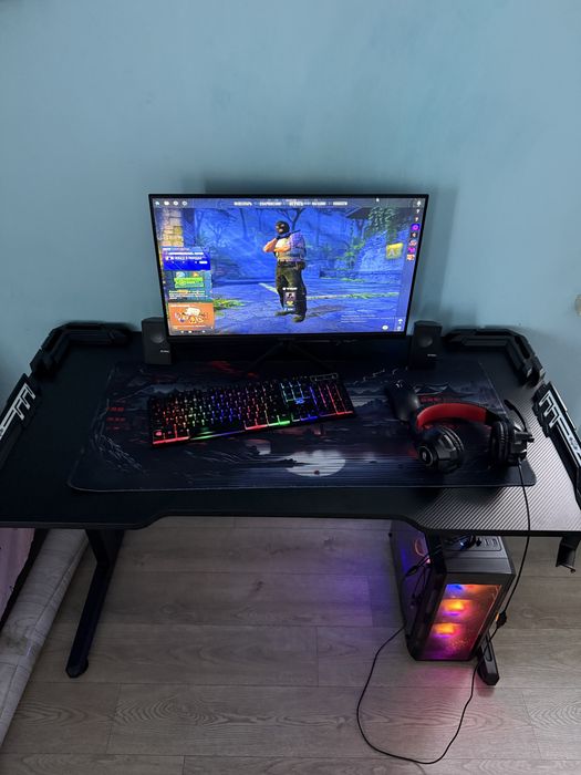 Продам стол компьютерный