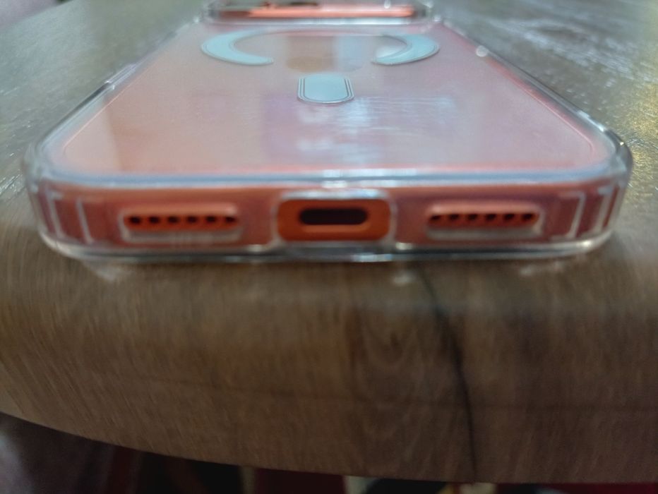 iPhone 17 Pro Max. Муляж, с чехлом.