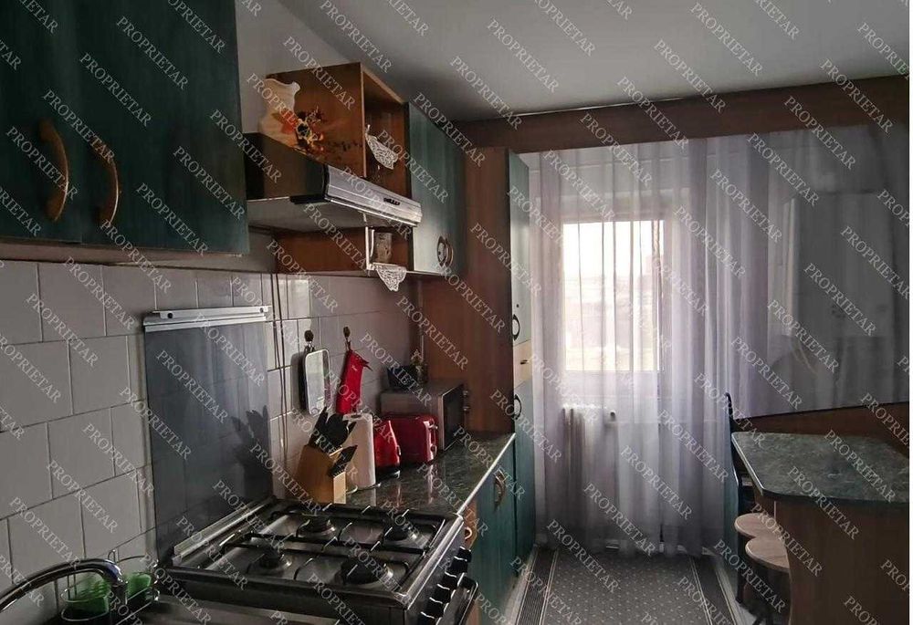 Persoană fizică, vânzare apartament 4 camere sau schimb cu 2 camere