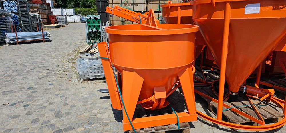 Кюбели за бетон, легени за строителни смеси, кранови вилици