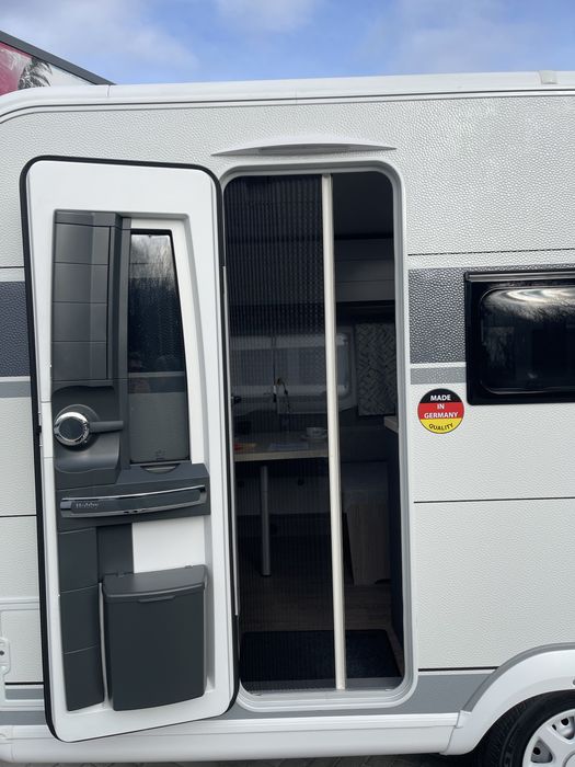 Rulotă nouă premium Hobby OnTour 390Sf pentru 4 persoane