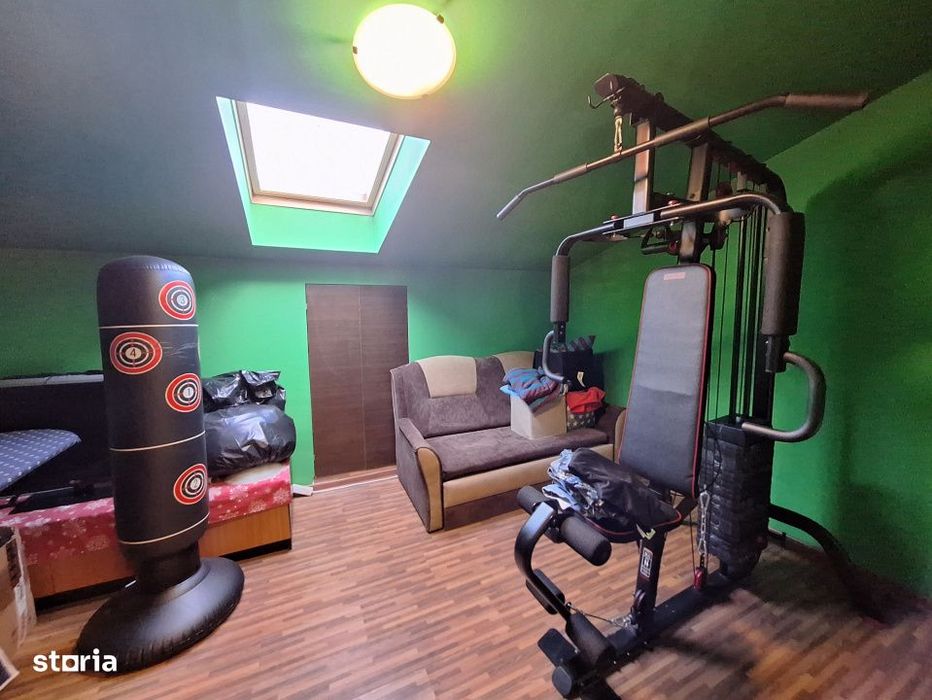 Apartament cu 5 camere, parcare, zona Muzeul Apei
