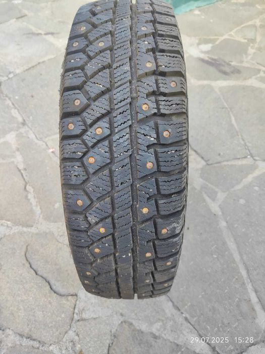 Зимние шины шипованные с дисками 14