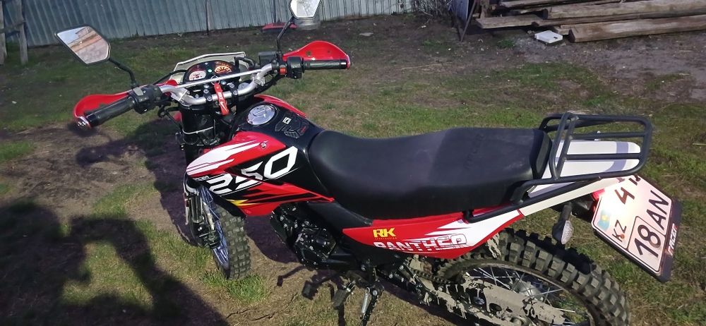 Мотоцикл Рейсер Пантера