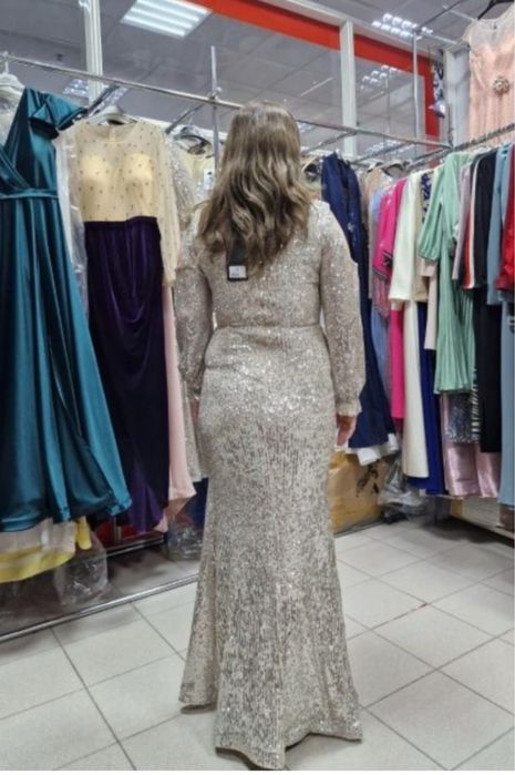 Нарядное женское платье