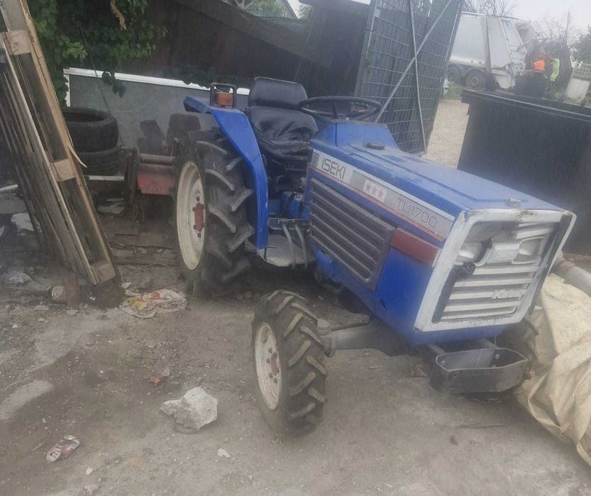 Închiriez tractoraș pentru arat și discuit grădini