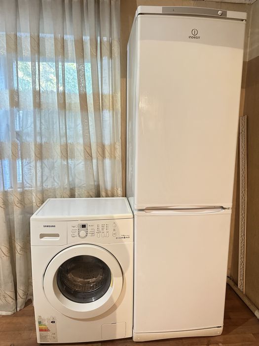 Стиралка Samsung хол Indesit