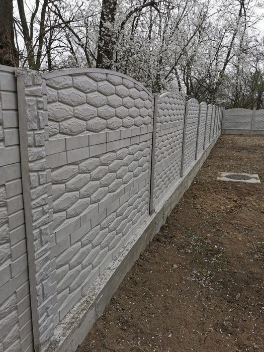 Gard din plăci de beton