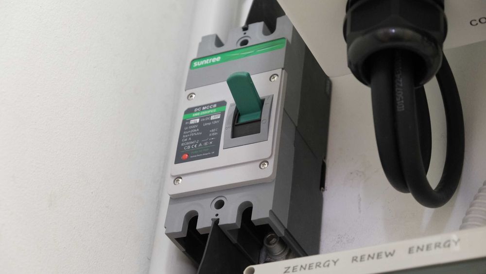 SUNTREE 160/200/250/300АDC Автоматичен предпазители за соларни батерии