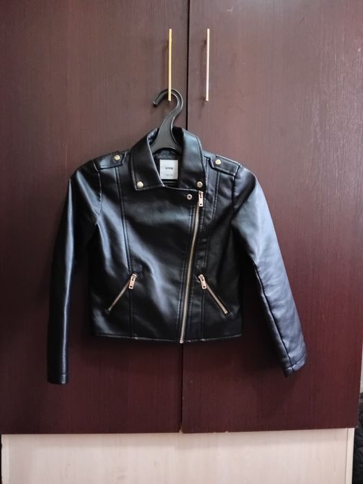 Продам куртки детские