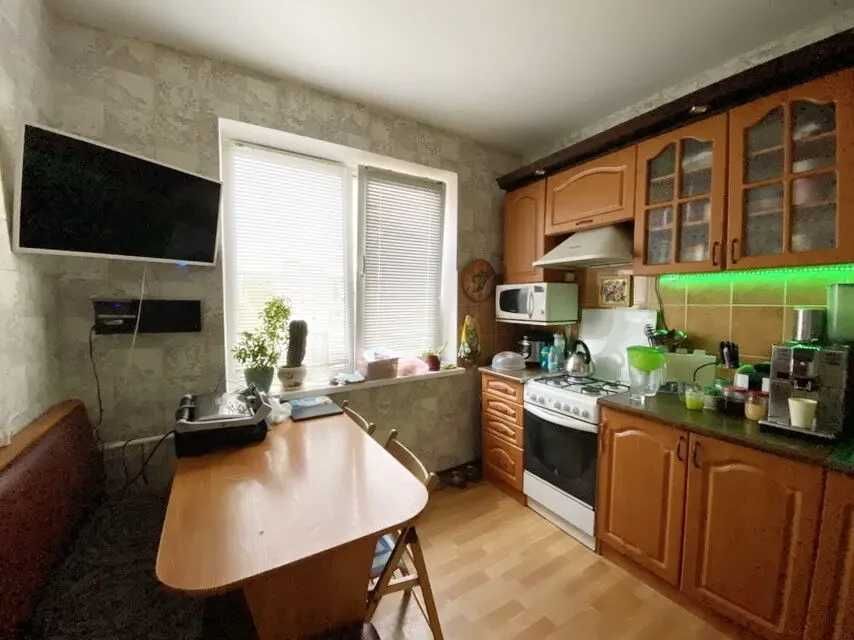 Дава се под наем Тристаен апартамент в София, Зона Б-18 - 90 кв.м за 663 € - Снимка #2