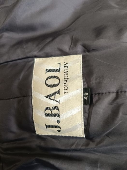 Продаю женскую куртку