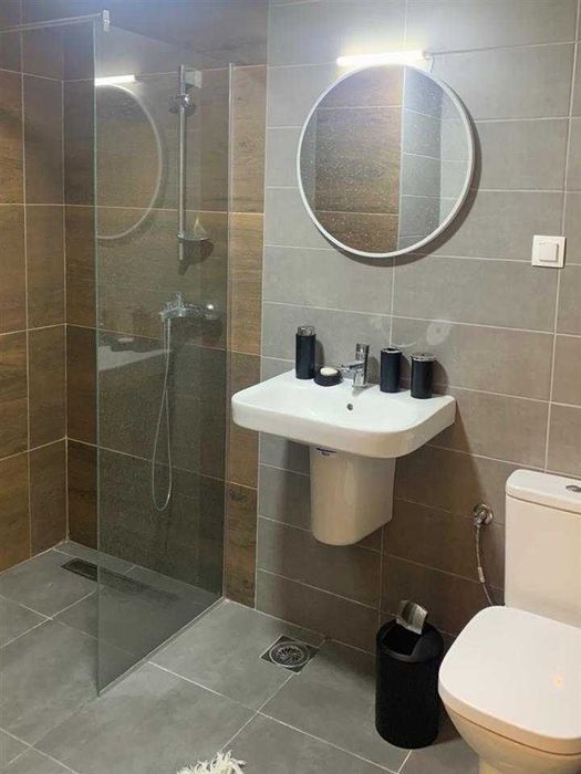 Дава се под наем Двустаен апартамент в Бургас, Център - 58 кв.м за 229.5 € - Снимка #3