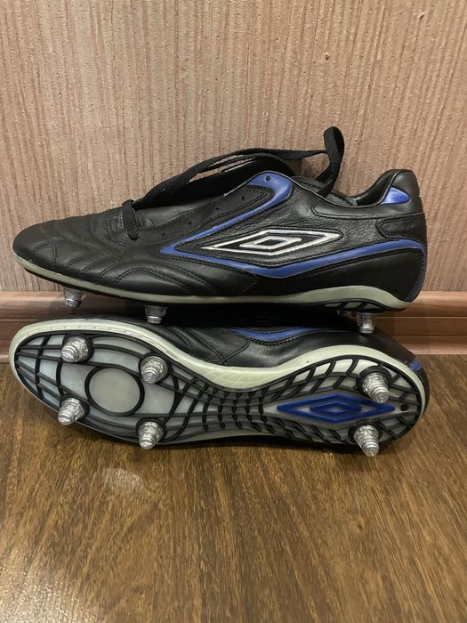 Футбольные бутсы