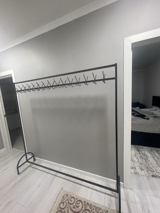 Напольная/гардеробная вешалка для одежды