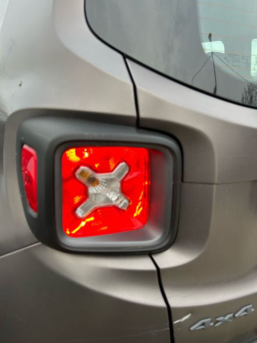 Stop stânga Jeep Renegade 2017