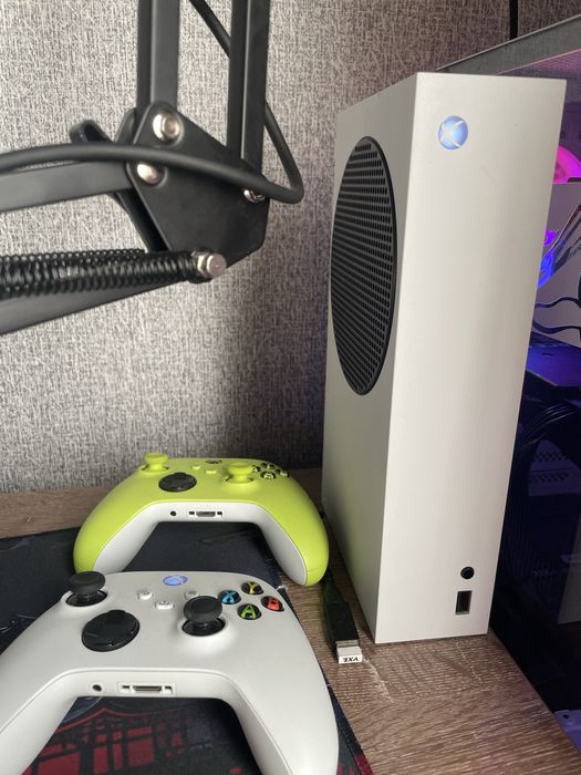Продам Xbox series s