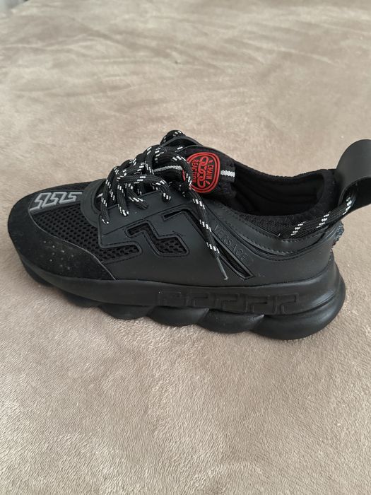 Adidasi Versace chain reaction