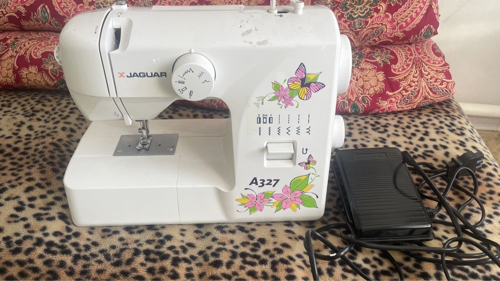 Швейная машинка ягуар