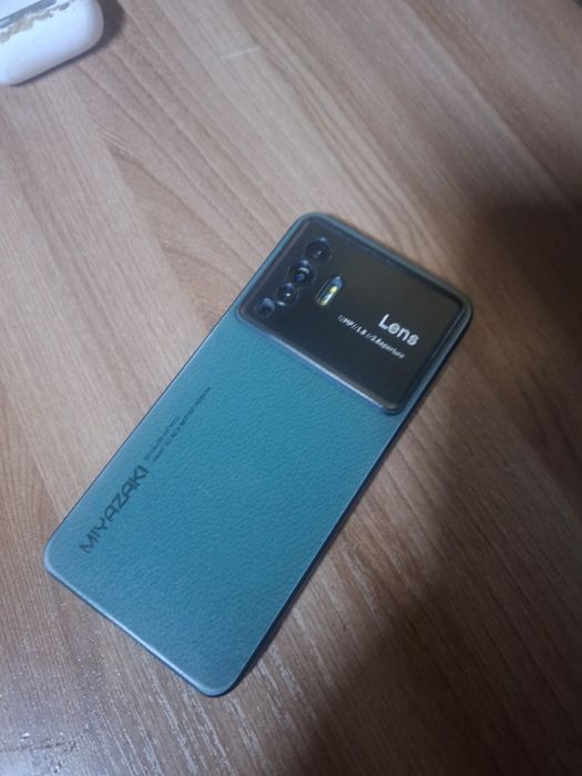 Продам телефон Vivo X50