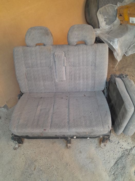 Сиденье второй ряд делика квадрат