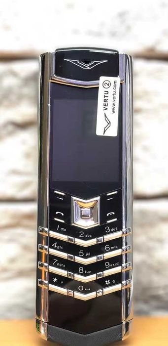 Vertu Signature луксозен телефон