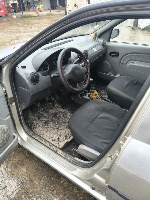 Vând Logan 1.4 benzina