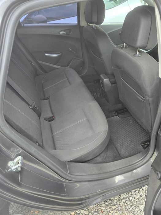 Opel Astra J hatchback
