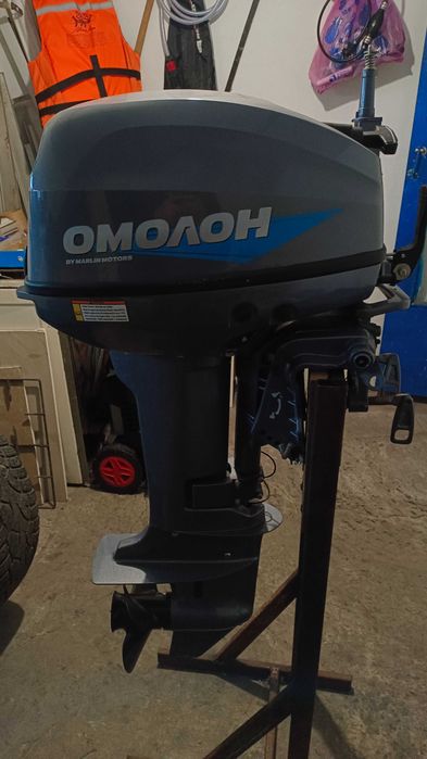 Продам лодку с мотором