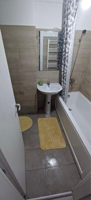 Ofer spre Închiriere apartament cu două camere decomandat