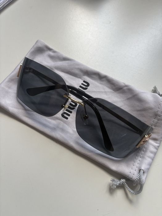 Ochelari de soare miu miu
