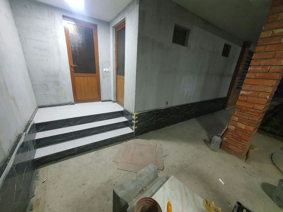 4-мавзе, Обувнойда участка сотилади СРОЧНО!!