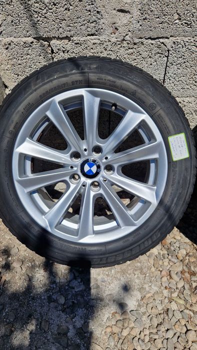 BMW E90 оригинални джанти със зимни гуми 225/55/17 8J×17 ET30 5×120