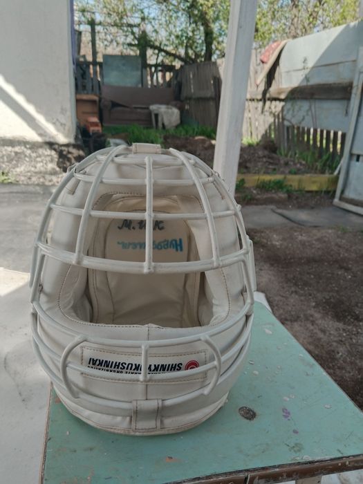 Продаю шлем для единоборства б/у